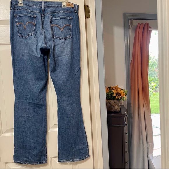Levi’s Women’s Boot Cut Jeans Sz 10 - Picture 2 of 6